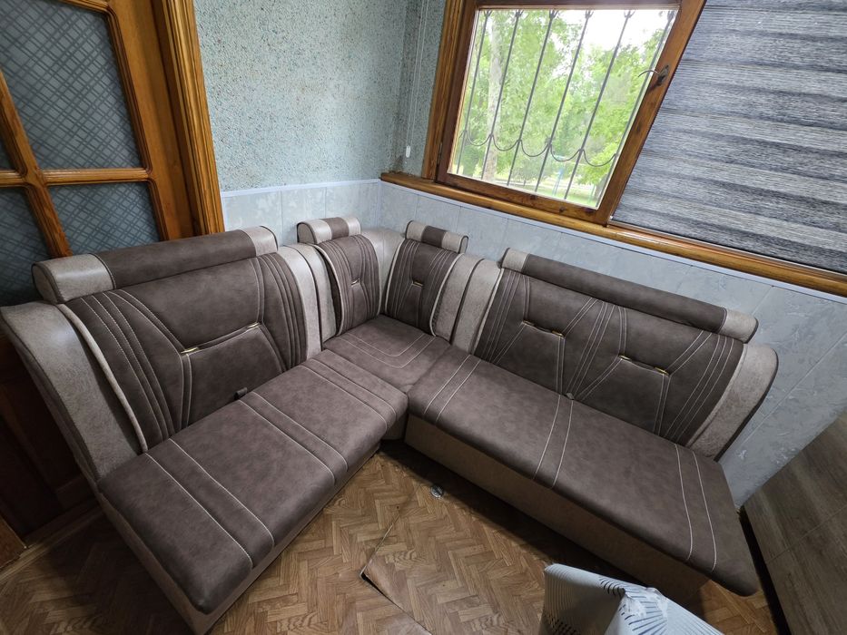 Кухонный уголок (диван)