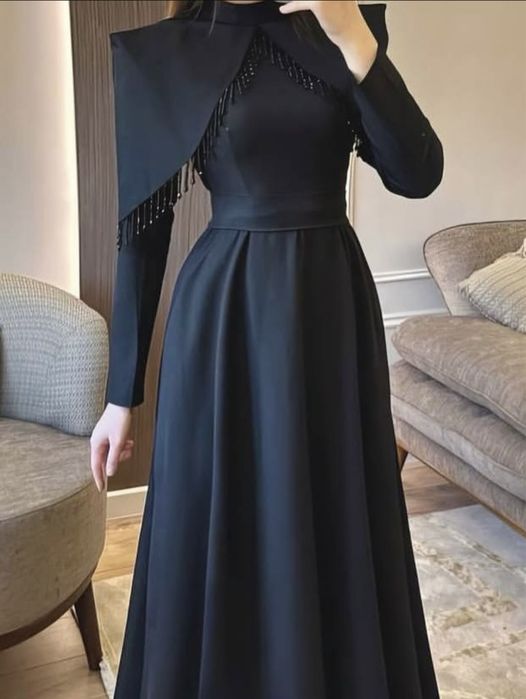 Платье вечернее черного цвета