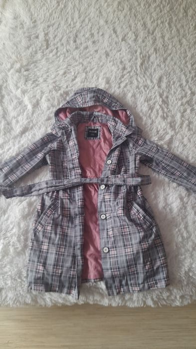 Два пальто для девочки 7-9 лет, хорошее состояние