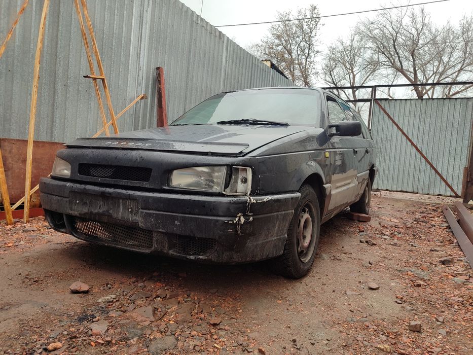 По запчастям продаётся пассат Б3 универсал двигатель 1.8 моно