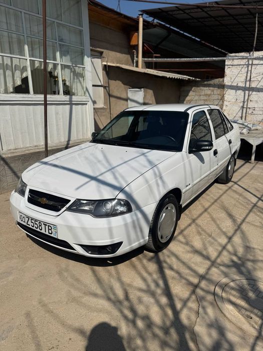 Nexia 2 gibrit sotiladi