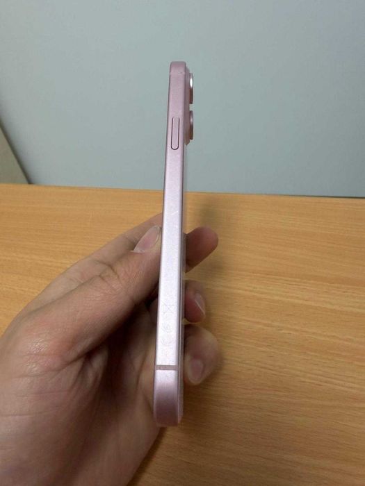 De vanzare iPhone 15 Plus Rose, pentru piese