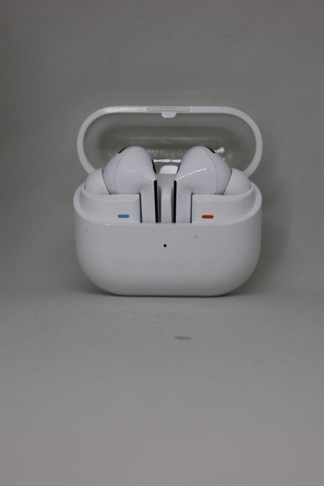 Samsung Galaxy Buds 3 Pro в отлично състояние