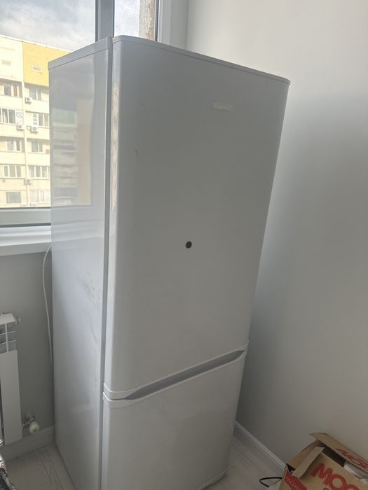 Холодильник  отдам за 7000