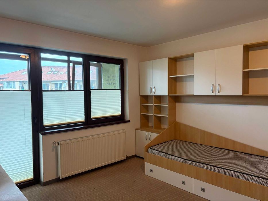 Închiriez apartament spațios (90 mp + 22mp balcoane), mobilat și utilat complet