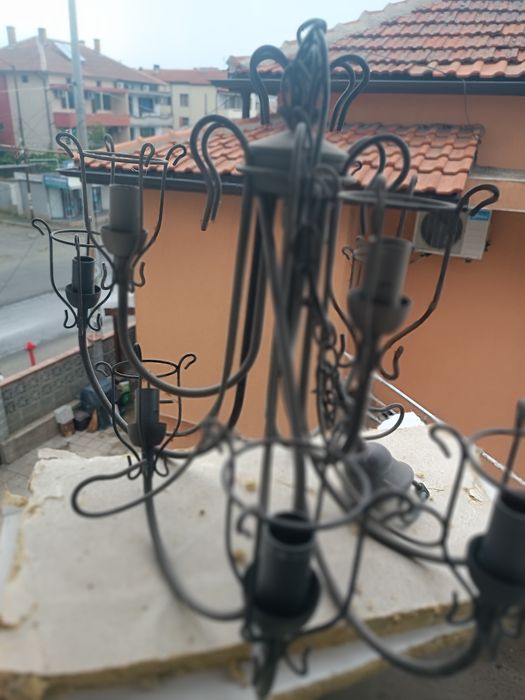 Продава старинен полилей