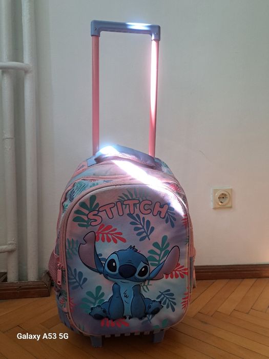 Ученическа раница на колелца Stitch