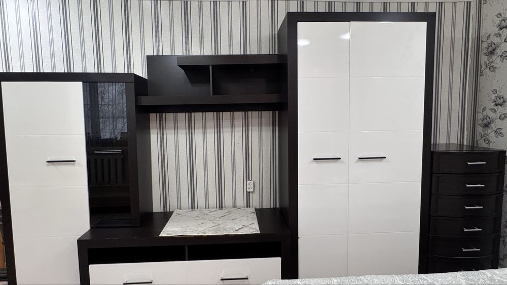 Продам спальный гарнитур