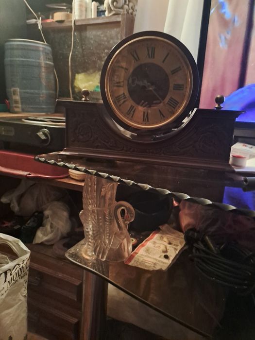 Продам  часы настольные