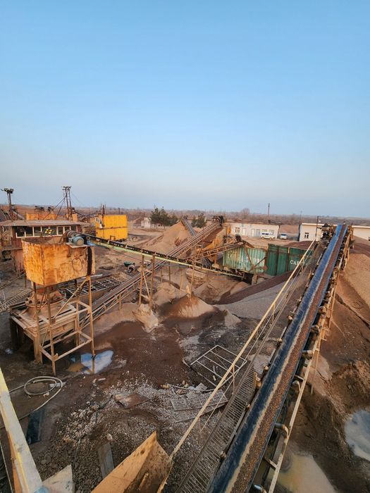 Тош майдалаш заводи (дробилка) тайёр бизнес сотилади каръери  билан