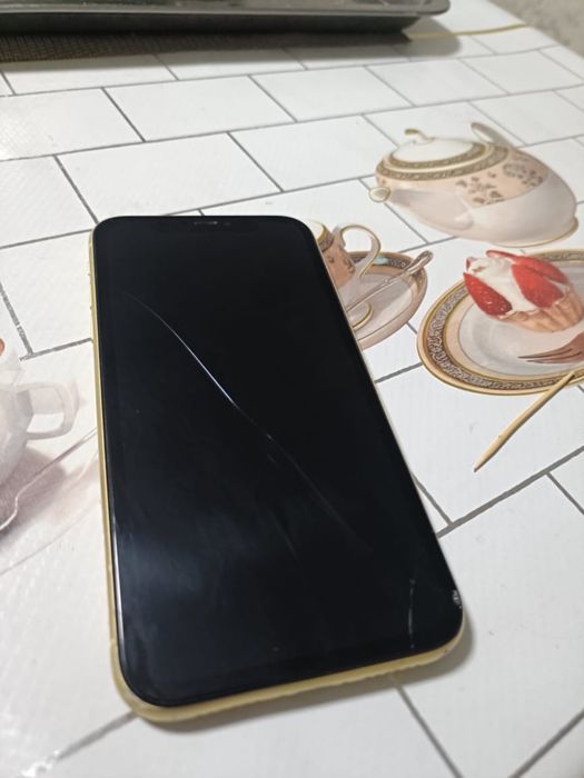 Продам iPhone 11