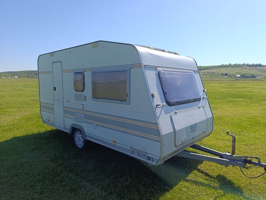 Rulotă knaus, pregătită pentru of camping