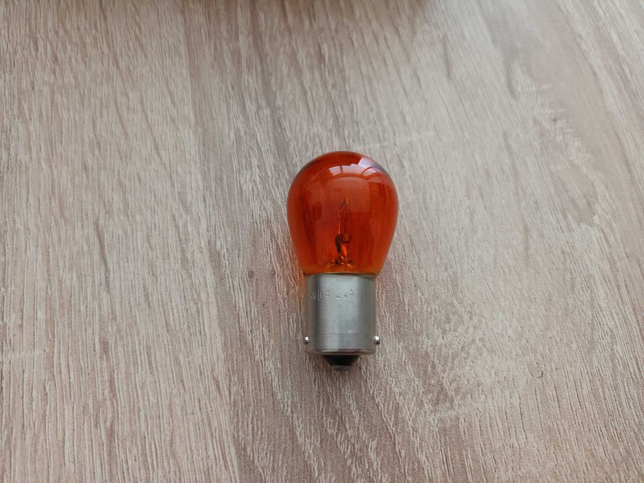 Крушка стоп габарит 12V,крушки за мигачи 12V,букса, фасунга за крушки,букси