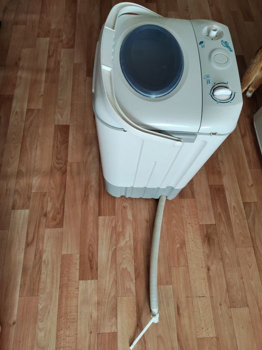 Продам стиральную машинку малютка