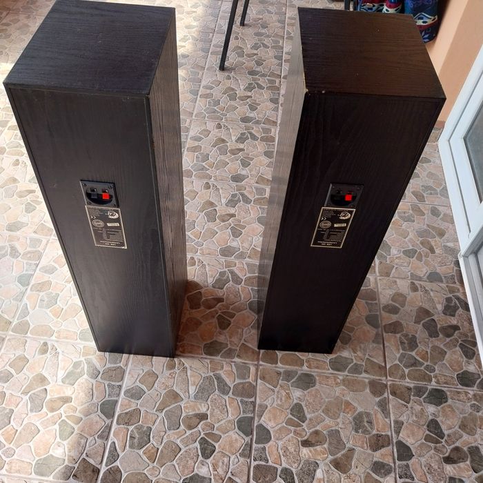 Boxe de podea, 80 cm înălțime 100 wati  impedanța 4-8 ohmi