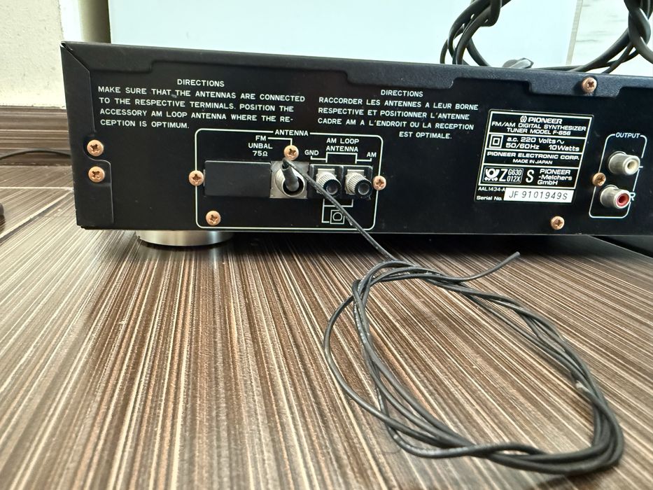 Pioneer F-656 Качествен тунер