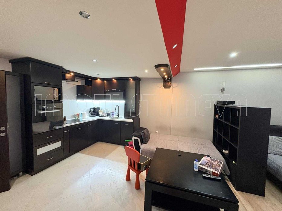 Ремонтиран четиристаен тухлен апартамент в ж.к. „Крум Бъчваров"