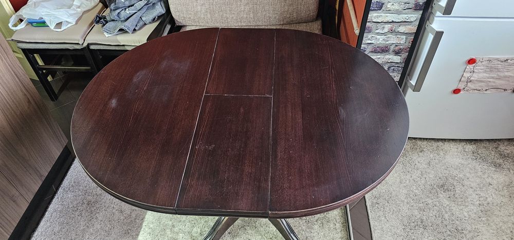 Разтегателна трапезна маса