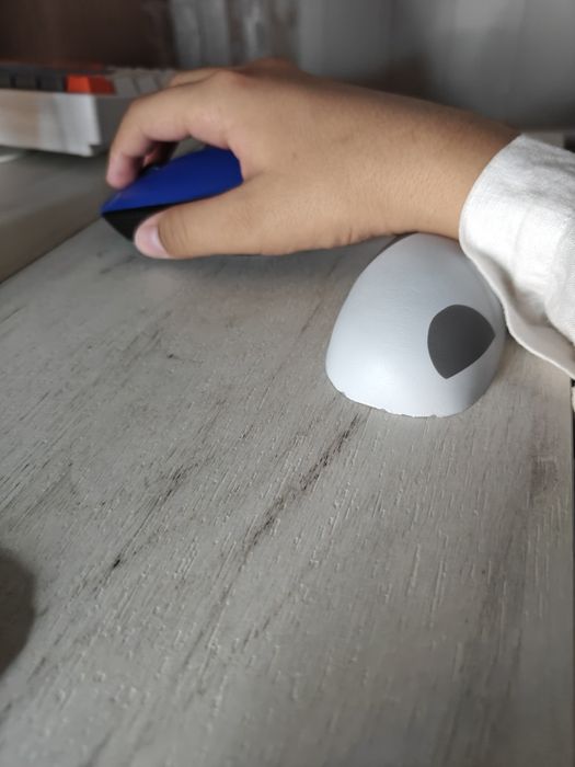 Мягкая лапка для стола