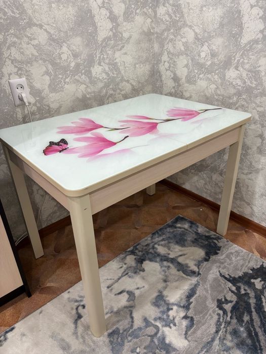 Продам кухонный стол стеклянный