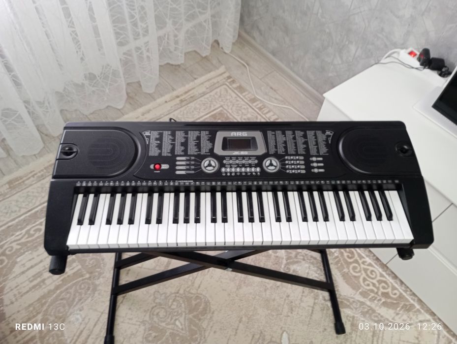 Продам Синтезатор