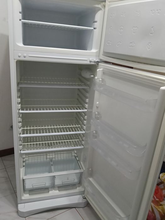Холодильник INDESIT