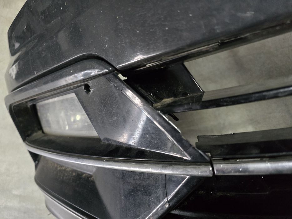 Bara fata R line VW Passat B8 2017