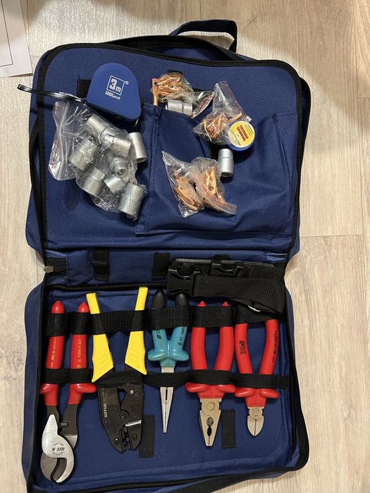 Набор инструментоа электрика