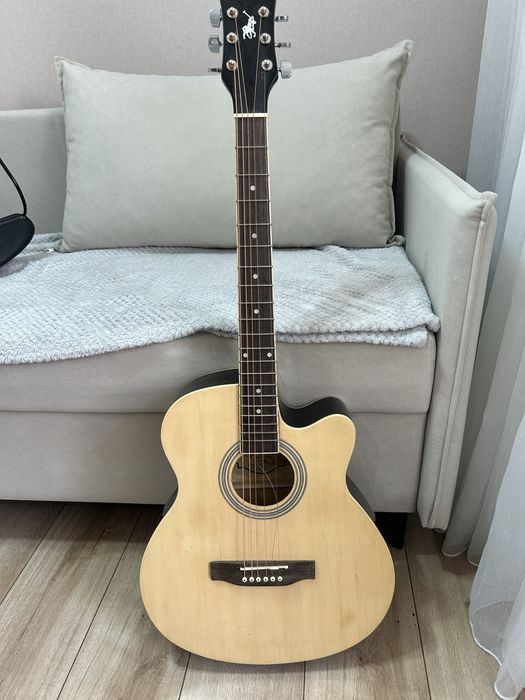 Аккустическая гитара