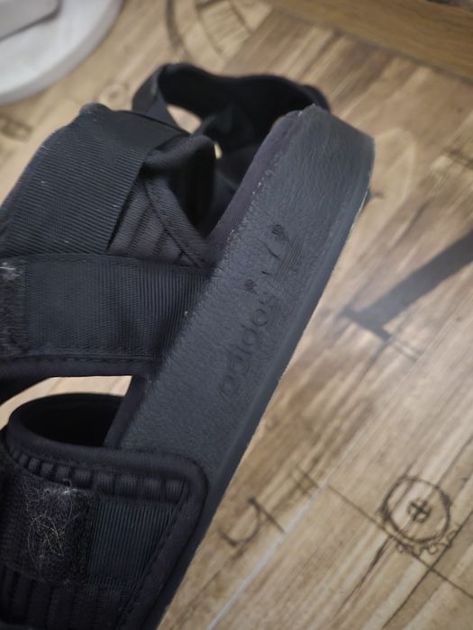Adidas originals унисекс сандали
