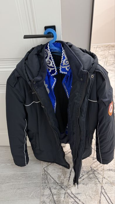 Продам зимнюю куртку