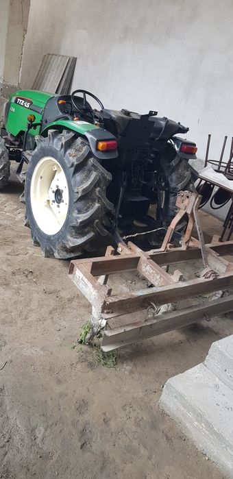 Mini traktor LS i38 sotiladi