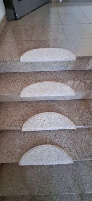 Самозалепящи се подложки за стълби