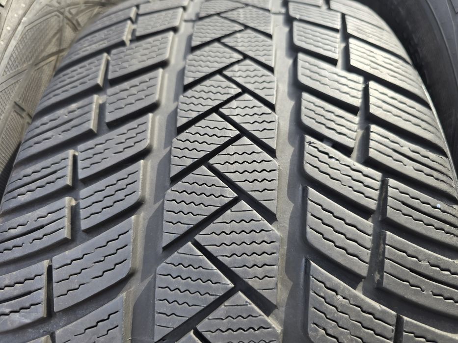 Anvelope iarna 275 45 21