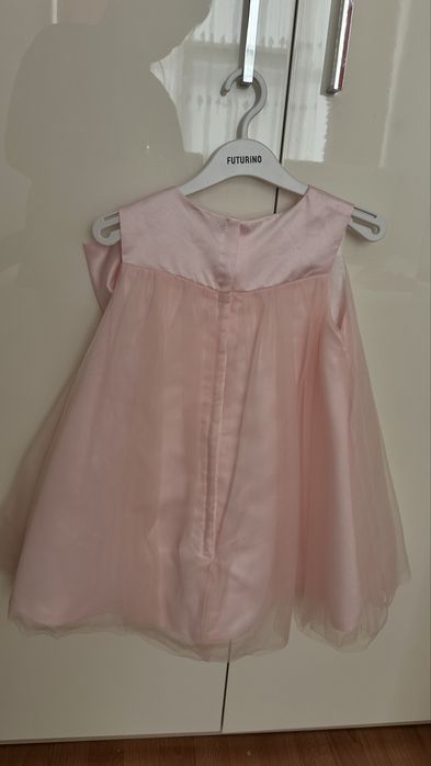 Продам Платье нарядное на 4-5 лет