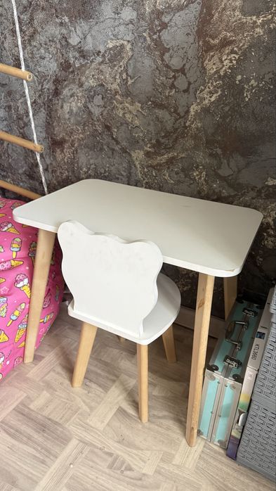 Продам столик со стульчиком