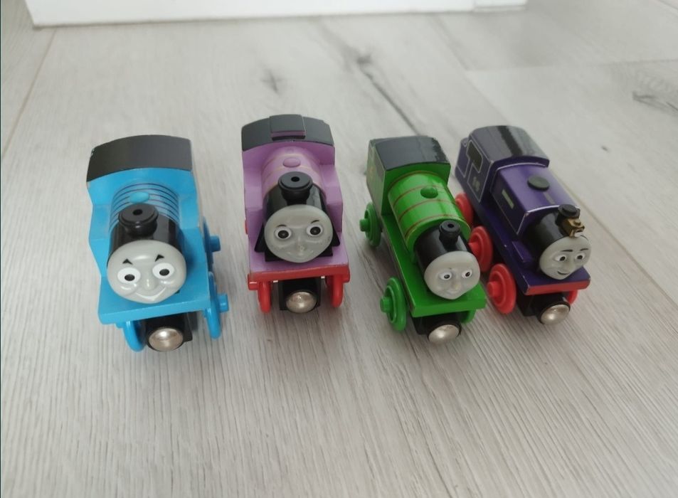 Set 2 trenulețele Thomas din lemn