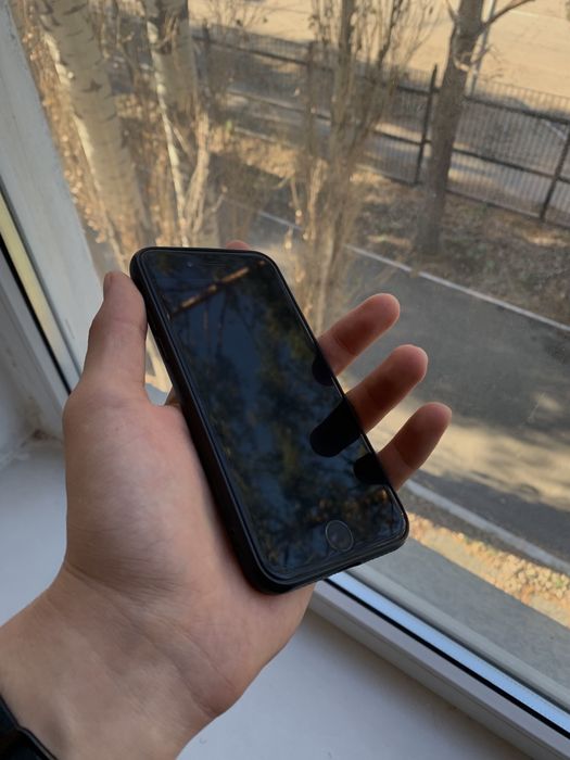 iPhone SE 2020-Айфон СЕ 2020