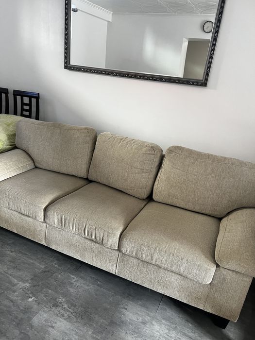 Canapea confortabilă 3 locuri FIXA– Stare foarte bună, material texturat bej