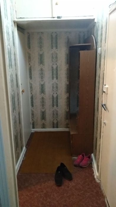 1в2/1/4 Ттз-2 около базара. Площадь 38м². Не торец. Балкон 1.5×6