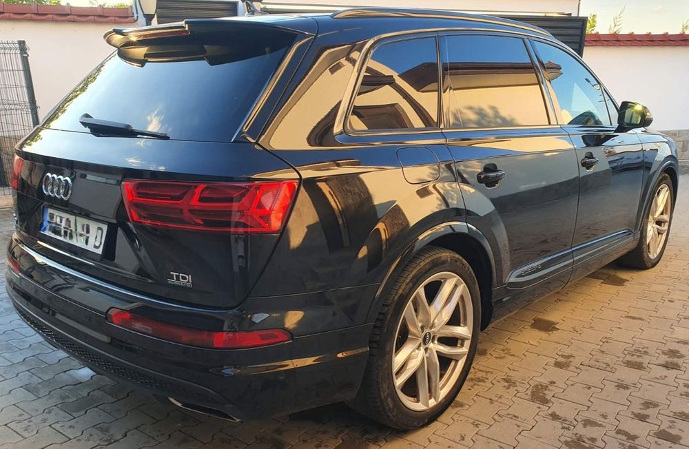 Ауди/Audi Q7        .