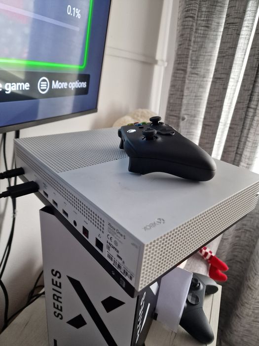 Consolă Microsoft Xbox One S 1TB, Controller Xbox Series X + Cabluri