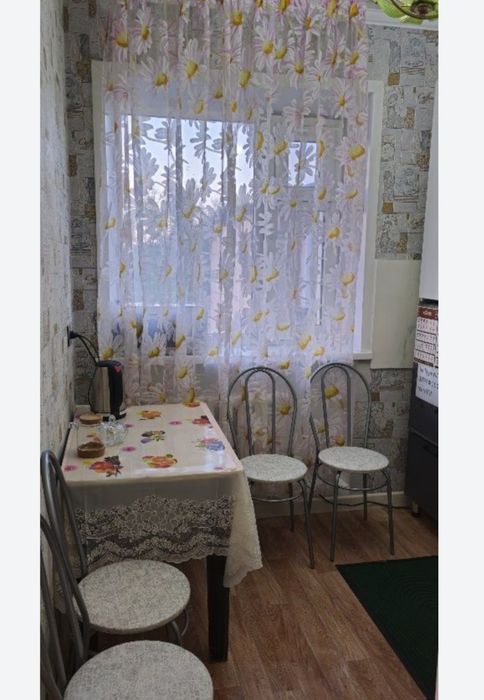 Продам Двухкомнатную Козыбаева 33