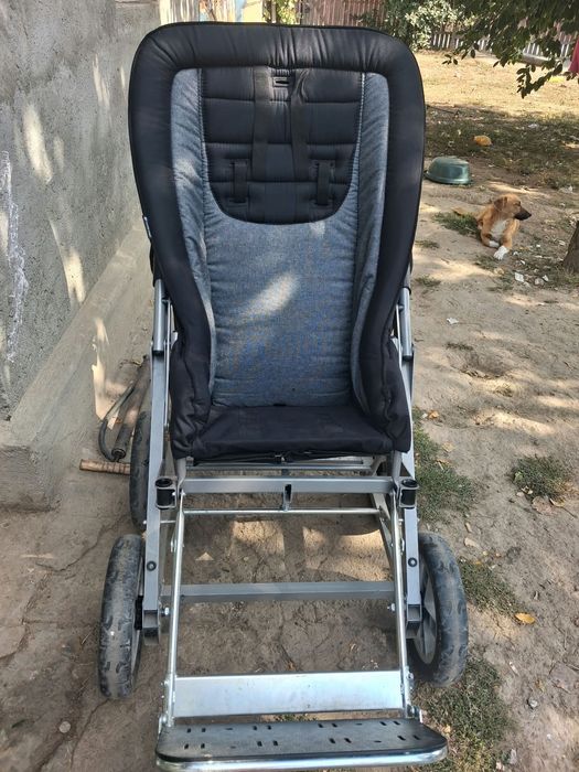 Cărucior pentru persoane cu dizabilități locomotorii – Nova
