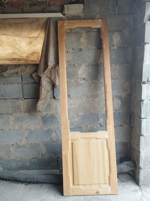 Продам двери и оконную раму