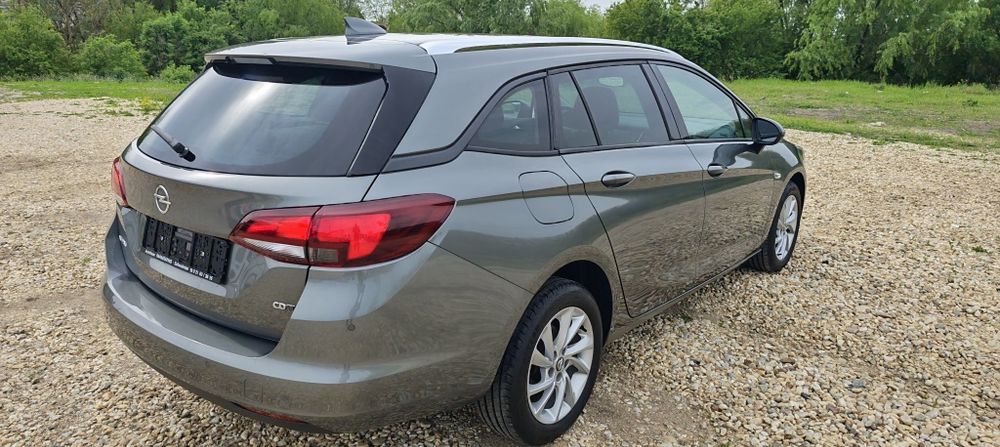 Opel Astra K impecabil