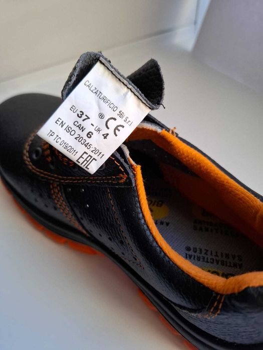 Продам спец.обувь, рабочие ботинки, новый