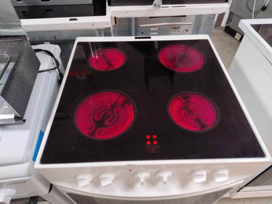 Готварска печка с керамични котлони Electrolux voss