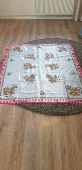 Fata  de  masa  satin