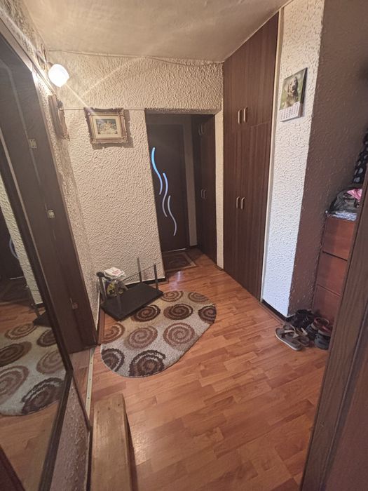 Vand apartament 2 cam decomandat, str. Dacia (zona Mall)- Targu-Jiu